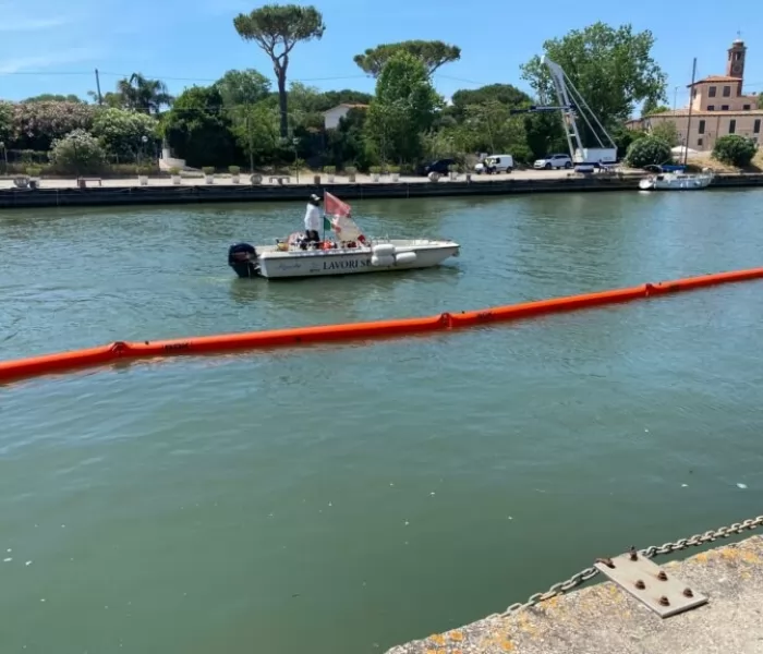 Barriere galleggianti antinquinamento 